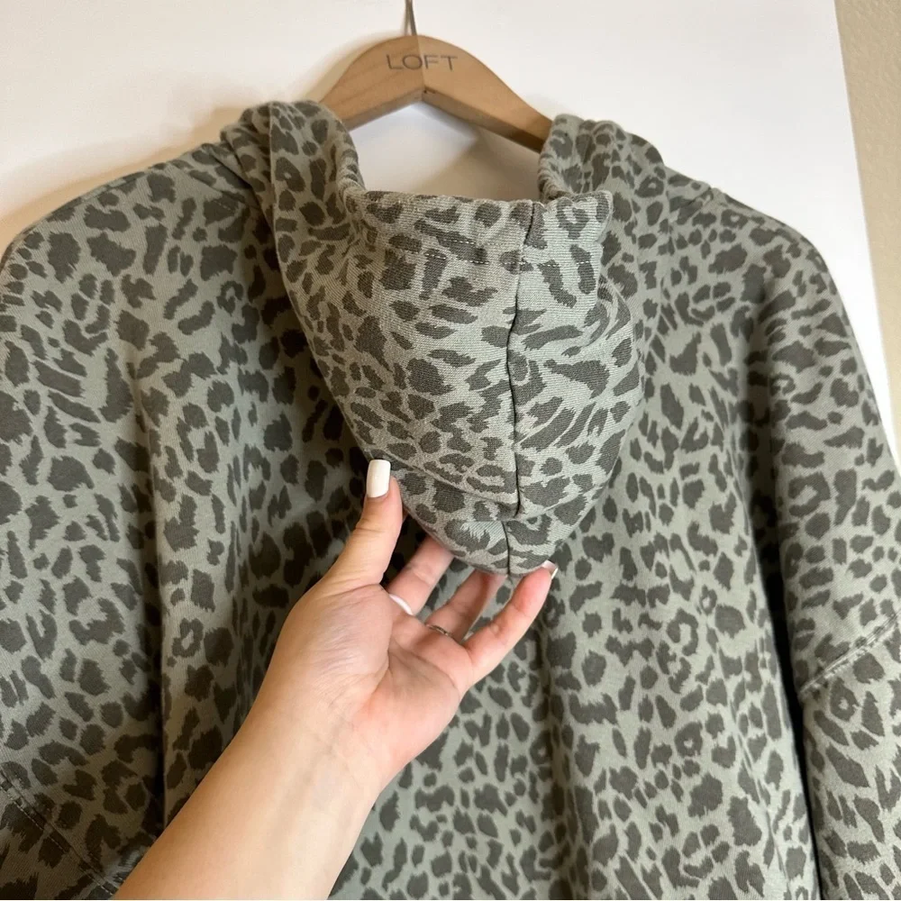 American Eagle 1/4 Zip Oversized Cheetah Hoodie Size S - Picture 7 of 9